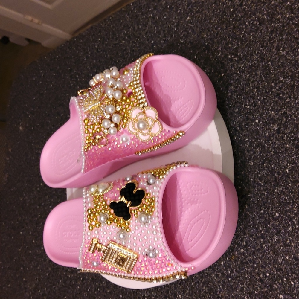 Carnation Pink Open toe crocs💋💐 BOUTIQUE NIGHTCAP NWOT